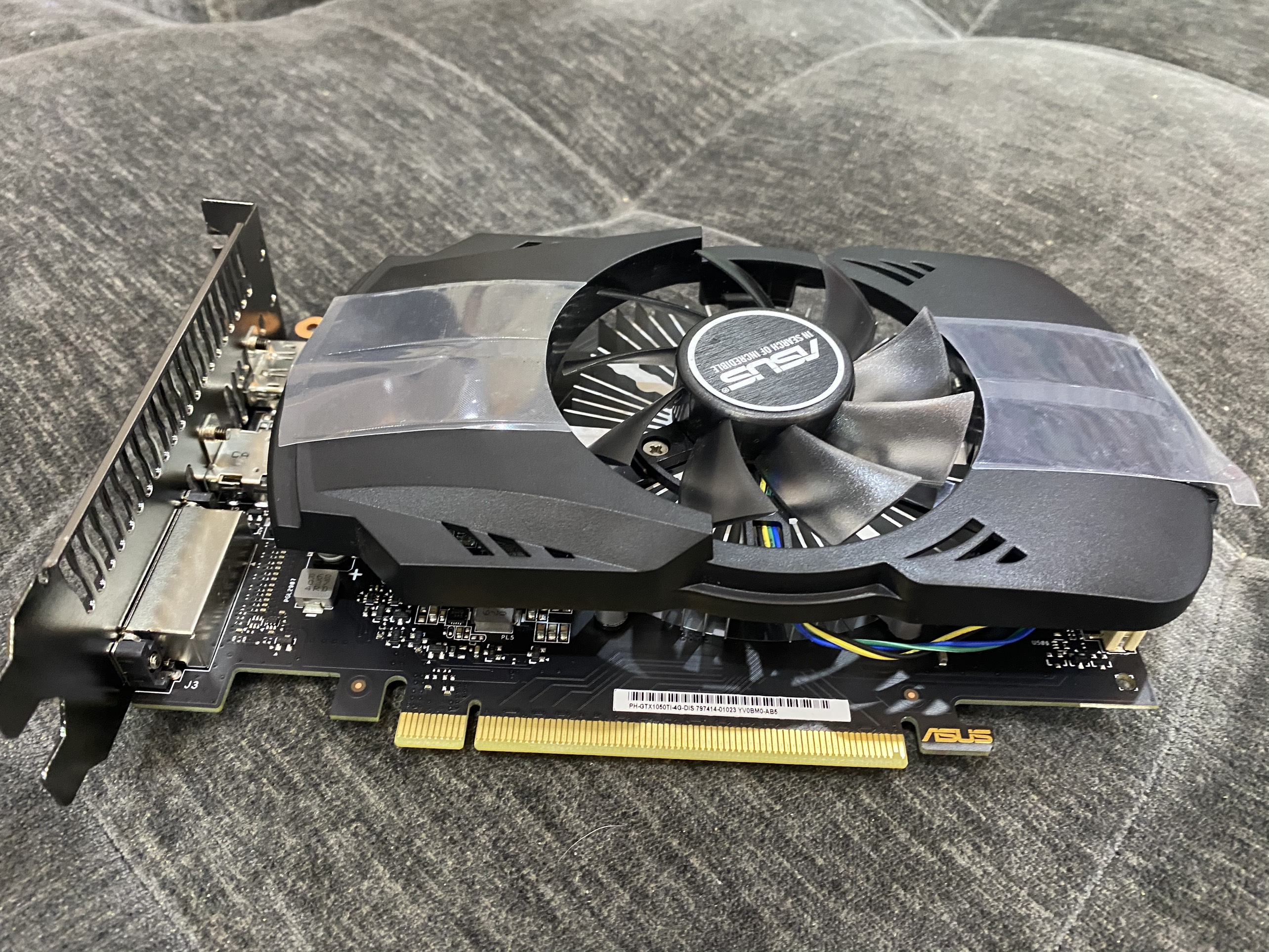 Card màn hình Asus PH-GTX1050TI-4G