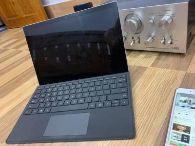 SurFace Pro 5 mới 98% sách tay usa